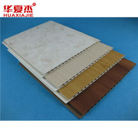 Su geçirmez bant PVC tavan panelleri ahşap tanesi PVC duvar paneli Konut için 1.5kg/sqm