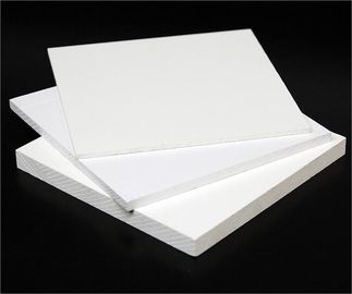 İyi fiyat Rotproof 10mm Shop Beyaz PVC Kurulu / Dekoratif İçin Köpük Levha İzolasyonu çevrimiçi