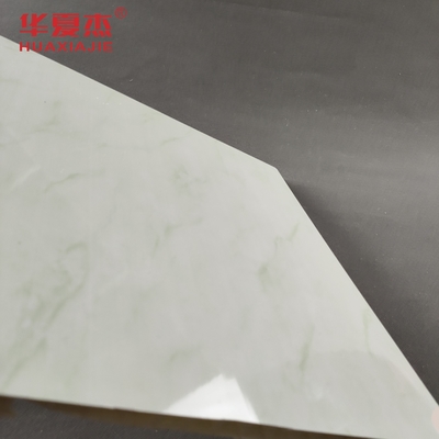 İyi fiyat Yüksek parlaklıklı baskı PVC duvar paneli İç duvar dekorasyonu PVC tavan paneli su geçirmez çevrimiçi