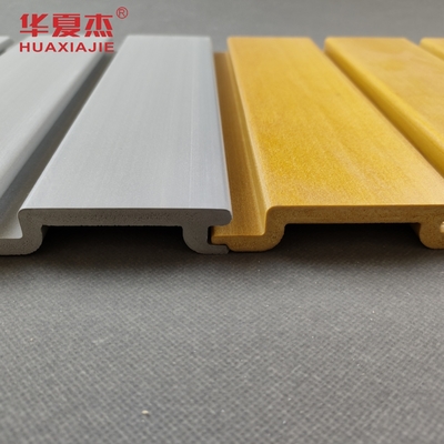 İyi fiyat Özel uzunluk ve mükemmel darbe direnci ile 300mm X 17mm PVC Slatwall panelleri çevrimiçi