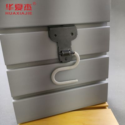 İyi fiyat Yükseltilmiş Garaj Düzenlemesi 300mmx17mm PVC Slatwall Paneller Dayanıklı Su Geçirmez çevrimiçi