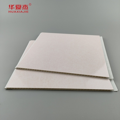 Yeni tasarım geometrik desen pvc duvar paneli duvar dekorasyonu için incelenmiş laminatlı tavan paneli pvc