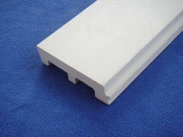 İyi fiyat Dekoratif Beyaz Plastik Süpürgelik, Güve yemez PVC Süpürgelikler 126mm * 32mm çevrimiçi