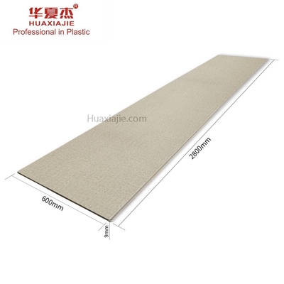 İyi fiyat Ahşap Desenli WPC Duvar Paneli İç Dekorasyon 2800x600x9mm çevrimiçi
