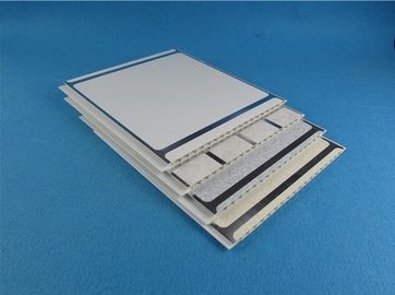 İyi fiyat % 55 -% 80 UPVC Cephe Panelleri, iç mekan kullanımı, Gümüş Kenarlı PVC Kapak Panosu çevrimiçi