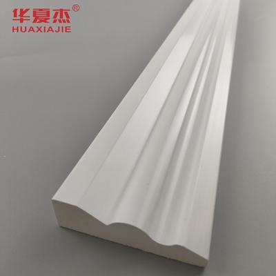 İyi fiyat Beyaz pvc gövdeli tahta 70x20mm pvc kalıplama temizlenmesi kolay taban tahta kolonial kabuk iç dekorasyon çevrimiçi