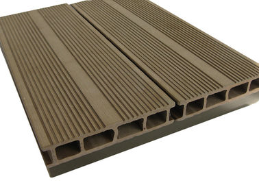 İyi fiyat Ceviz Rengi WPC Kompozit Decking / Geri Dönüşümlü Walkways Deck Bahçe çevrimiçi