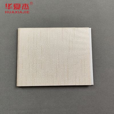 İyi fiyat Modern PVC Slatwall Paneller 250x8mm ve 250x5mm Su Geçirmez ve Kolay Kurulumlu Perakende Teşhir İçin çevrimiçi