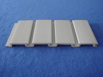 İyi fiyat Çamaşır Odası Taupe PVC Slatwall Panelleri, PVC Çıta Kurulu Ekranı çevrimiçi