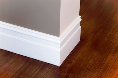 İyi fiyat Ahşap Bak Köpük PVC Trim Kurulu, Vinil Dolabı Süpürgelik çevrimiçi