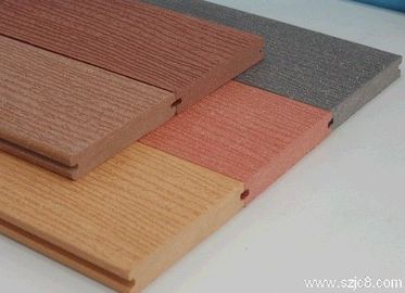İyi fiyat Dış Mekan 140 * 25mm için Renkli Ahşap Plastik Kompozit WPC Decking Döşeme çevrimiçi